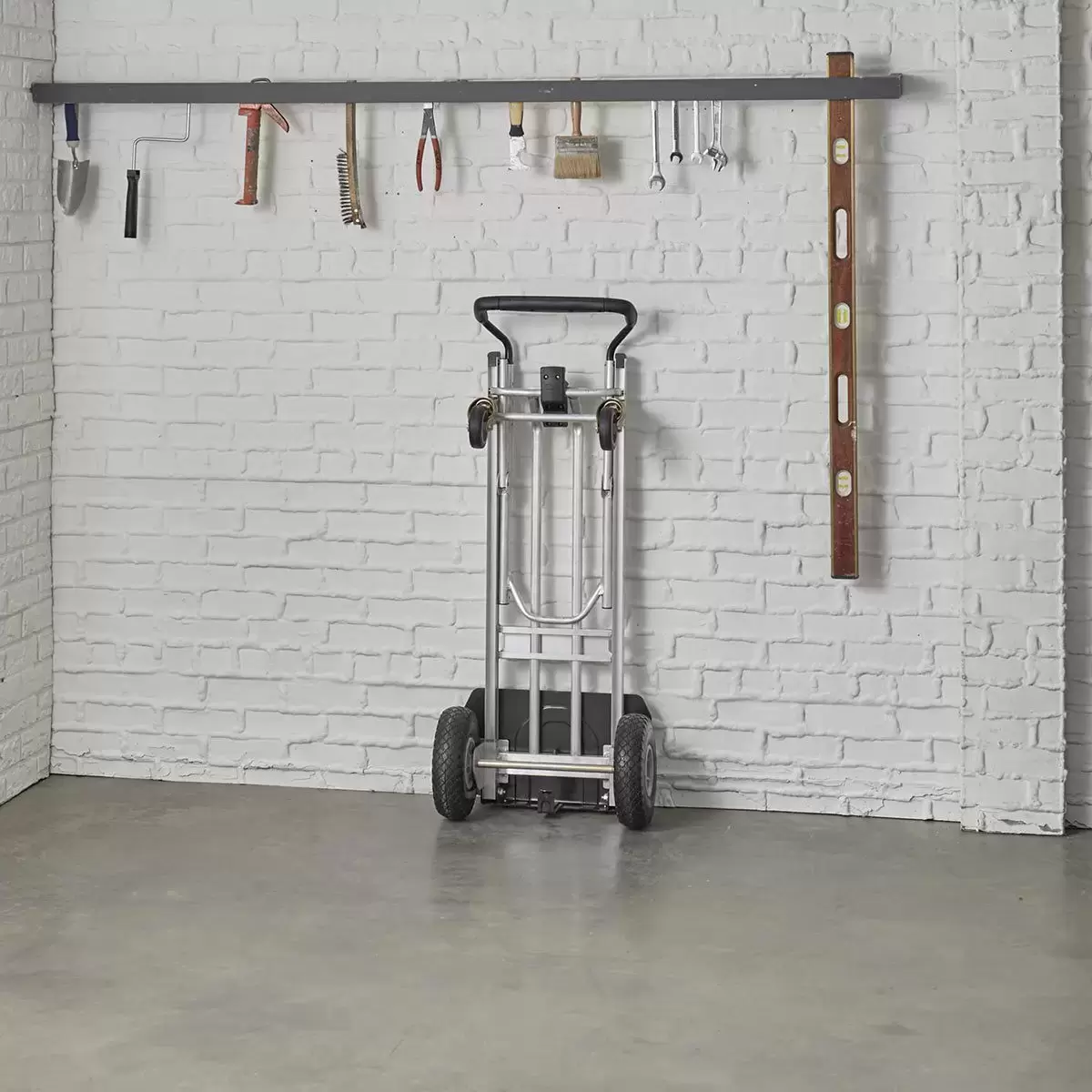 Cosco 3 in 1 Aluminium 992lb / 450kg Capacity Hand Truck with Flat-Free Wheels - Image 4