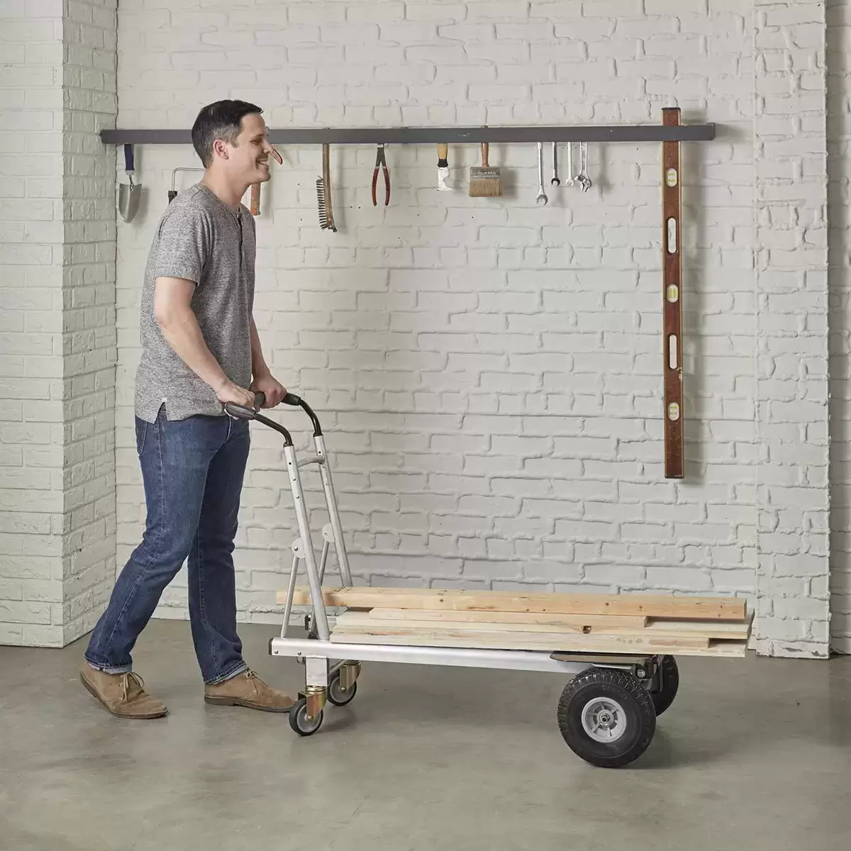 Cosco 3 in 1 Aluminium 992lb / 450kg Capacity Hand Truck with Flat-Free Wheels - Image 2